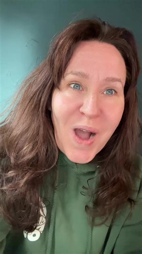 Why does Headway pay better than direct insurance? It's called the VC playbook. 🚨 Therapist wasn't informed. Here's what's happening: ✅ Insurance cos require 5-20 therapists for contracts now ✅ This pushes solo practitioners to VC platforms ✅ Headway raised $321M (including from Blue Cross Blue Shield parent company HCSC) ✅ They pay you MORE today to get market share ✅ Make it impossible to leave (can't bulk export notes) ✅ Then cut your rates once you're locked in Meanwhile, top 6 FOR-PROFIT i