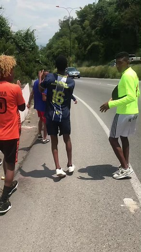 #greenscreen así se baila cheque choco 🇨🇴🤣