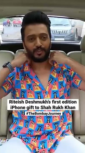 Riteish Deshmukh’s first edition iPhone gift to Shah Rukh Khan #TheBombayJourney #shorts