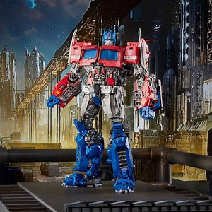 Hasbro unveils Optimus Prime Transformers: Bumblebee Movie Masterpiece Series figure