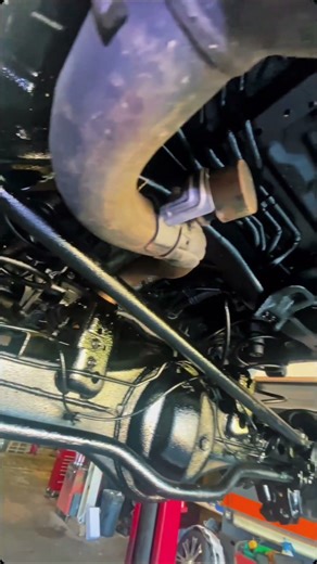 Underbody Chassis Wax Coating with Dinitrol 4941 on a 2 week old V8 Toyota Landcruiser Rust Proof!