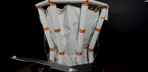 NASAの宇宙ゴミ対策、でっかいゴミ袋で回収しちゃおう