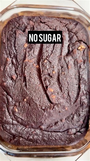See comments for link. Healthy Flourless Black Bean Brownies - vegan, naturally sweetened, zero bean flavor-just a deeply chocolately, brownie-like crumb that firms up beautifully as it cools. Created by a Registered Dietitian for a healthy treat you can feel good about. | Cooking for Peanuts