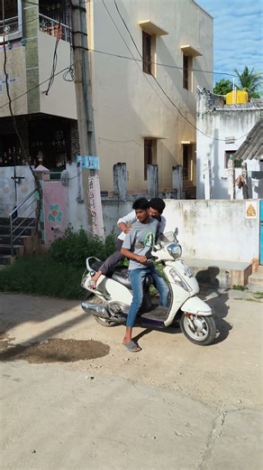 Lockdown Lo Doctor Chadivaavaa Bro..🤭 #ViralReels #viralvillageguys #telugureels #kopparavandlapalli