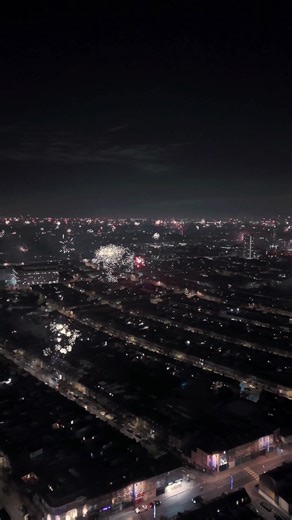 Stunning Drone Footage of London New Year Fireworks