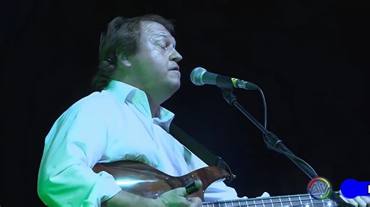 27K views · 725 reactions | Level 42 - Something About You (Live in Holland 2009) Remastered in HD Level 42 es un una banda musical de pop británica y de estilo funk. El grupo tuvo gran éxito en el Reino Unido y en el resto del mundo durante los 80, el álbum hecho World Machine, que salió en 1985 contenía los sencillos, "Something About You" y "Leaving Me Now" fueron éxitos entre los diez primeros en las listas, seguido por otro, "Lessons in Love" | AVTV Music Video | Facebook