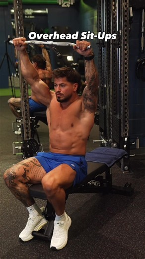 🔥 WEIGHTED CABLE CORE 🔥 💥 Overhead Sit-Ups (3-4 x 10-12): Hold the cable straight bar locked out overhead and perform a full sit-up against the resistance to deeply engage the upper abdominals and challenge shoulder stability. 🌪️ Incline Reverse Crunch (3-4 x 10-12): Set up on an incline bench with the cable attached to your waist and pull your knees tightly to your chest to heavily isolate the lower abs. 🦅 Alternating Jackknives (3-4 x 10-12/leg): Maintain constant cable tension overhead w