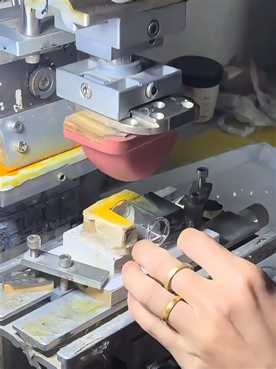 Pad Printer for Glass Bottles ✅ High-precision curved surface printing ✅ Food-grade/eco-friendly ink (safe for drinks/cosmetics) ✅ Non-fading, scratch & alcohol resistant ✅ 1600 pcs/hour stable mass production ✅ Fits all glass bottle shapes (round, square, irregular) ✅ Easy to operate & low maintenance #padprintingmachine #padprinting #balloons #logoprinting #logoprint #foryoupage❤️❤️ #newbusiness #businessideas #factoryprice #businesstips #logoprinter#printing #fypシ #factory #fypage #factorypro