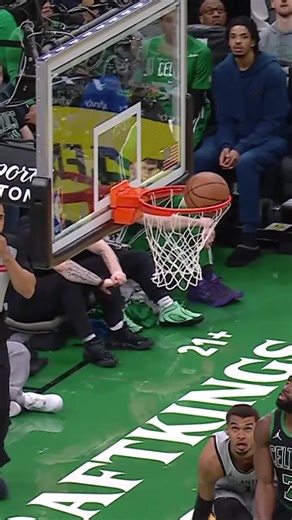 AREA 51 CONNECTION IN BOSTON 🛸 Wemby finishes off the lob coming from Stephon Castle! 📲 Watch games LIVE and on-demand with NBA League Pass 👉 https://bit.ly/NBAAULeaguePass #NBAHighlights | NBA Australia