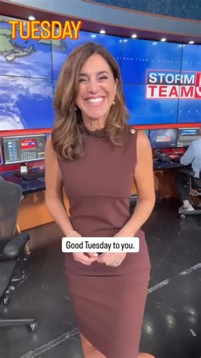 11K views · 621 reactions | TUESDAY AM weather update ⤵️ Warm end to September will be followed by a breezy and cool start to October ☀️ #WCVB | Cindy Fitzgibbon WCVB | Facebook
