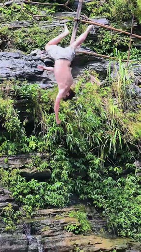 Foreign Travelers Love Du Gia Waterfall!