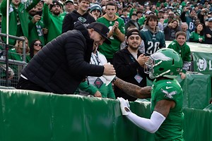 Mike Trout drops 3-word reaction to Philadelphia Eagles' Super Bowl victory