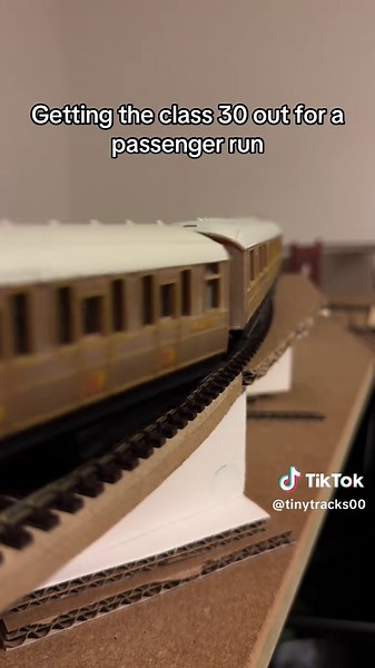 Class 30 out on a passenger run (part 3) Just showing some operational interest with the layout I’ve designed, this is the most basic version but still gets some interesting scenarios getting the class 30 out and the auto uncouplers you’ll see in the next part help massively when putting it away again. 🚂 Hope you are enjoying this mini series, I plan to do a few more, showing other locos and aspects of the layout such as the reverse loop and the upper level (when constructed!) #modelrailway #tr