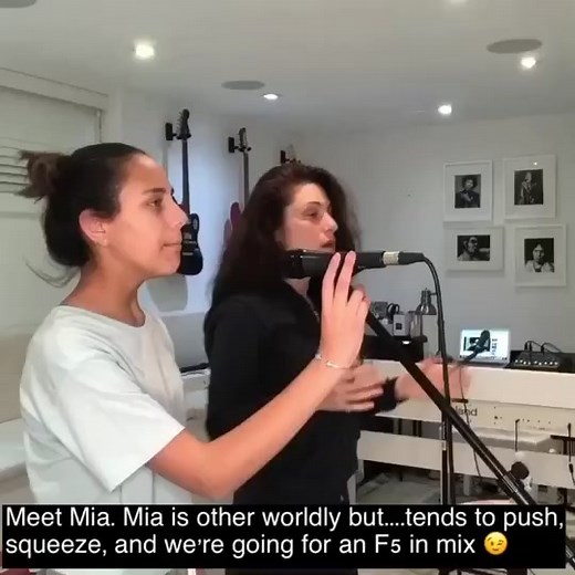 Mastering High Notes: Vocal Coaching Tips for Singers