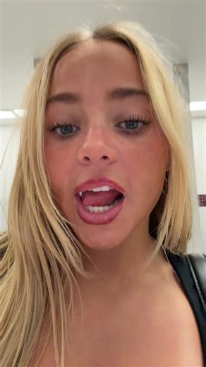 notaurorakittymeow (@notaurorakittymeow)’s videos with Super Bass - Nicki Minaj