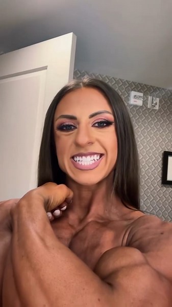 FBB biceps bodybuilding flex