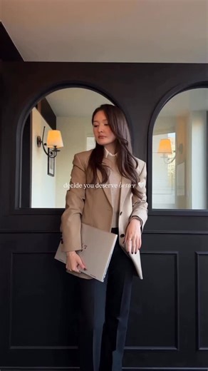 Cameron on Instagram: "Showing up is the key to life. You can never bet against the person who just keeps showing up. S E N D this reel to yourself♥️ . . . [motivation, goal setting, inspiration, key to success, mindset shift, moneymindset, personal development, manifesting, lifestyle, positive mindset, abundance mindset, discipline, success track, growth, good habits, good vibes, usa, new york, chicago] #selfgrowth #personaldevelopment #discipline #motivation #growthmindset🌱"