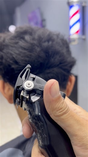 P3/ Tutorial Taper Fade Paso A Paso📚💈🎥 SIGUEME EN INSTAGRAM FACEBOOK @thebossbpv #ecuador #fyp #fyp #fypviral #fypage #Tendencia2025 #recomendado #tendencia #parati #viralreels #virales #barbero #barberia #tutoriales #parati #barbershop #venezuela #transformacion #clientes #pigmento #virales #canada #usa #europa #venezuelaa #livestream #fblifestyle | The Boss BPV