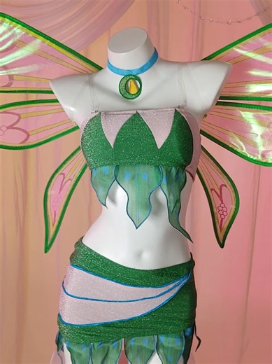 My inner 2010s kid just ascended 🧚 This Aisha Enchantix fit SLAPS 🌿 #cosplayer #cosplay #winx #winxclub #fashion