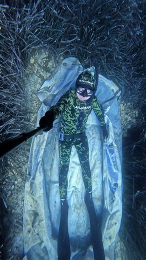 FREEDIVING IN THE SEA - In a sunken rubber boat 🌊 #underwater #onebreath #croatia #wetsuit