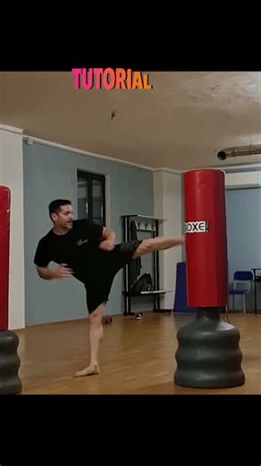 Tutorial de como hacer un amague de patada frontal y entrar con patada circular #artesmarciales