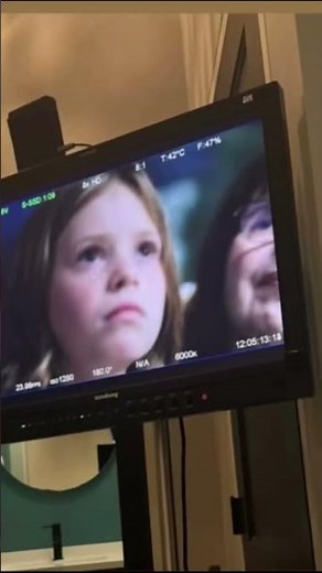 She’s in a new commercial 🥹🤍🩵@HallieOnStage114 @DessertbeforeDinner