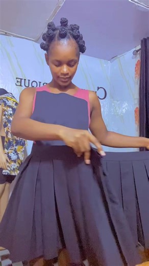 How to Style and Wear Pleated Skirts Effectively