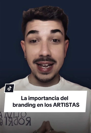 La importancia de la MARCA PERSONAL en los artistas 🔝 El branding en un artista es algo muy importante. Que todo el mundo pueda identificar colores, símbolos, ropa, estilos de maquillaje… con un artista es la clave del éxito para ellos y algo a lo que todos aspiran 🙂‍↕️ El color verde brat, la coleta de Ariana, las botas de Sabrina Carpenter, el maquillaje de Zara Larsson… son cosas cotidianas que ya nos hacen pensar en ellas cuando las vemos 🤭 Conoces otros? 👀 #zaralarsson #taylorswift #bil