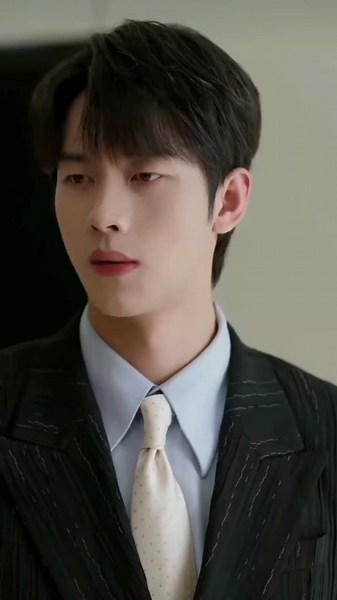 ladki apne bf ko apni hi dost ke sath mil ke jealous karati...... #kdrama #cdrama