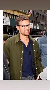 1.5K views | Theo James , divo Holliwoodiano sempre elegante, sex simbol suol malgrado! ️️類蘆‍♂️朗 | Mariagrazia Dario Stringa | Facebook