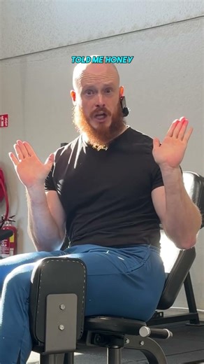 It's giving flat-*ss friend