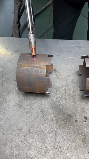 Crazy Welding Machine 😱 #reelsfypシ #weldinglikeaPRO | Mad-Molten IRON