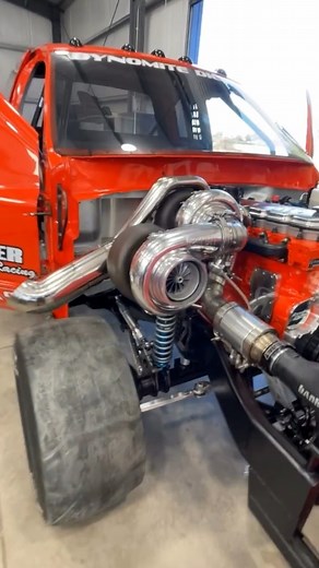 You may remember this truck from UCC, as the 2024 Champion which made 2832 WHP and 3120 FT-LBS of Torque, and running 5.29 in the 1/8th. @capitaldieselperformance's Ram uses a compound setup with a G55-2900 106mm feeding air into a G55-1850 85mm turbo. 🏁🛻💨 #GarrettMotion #ShopGarrettMarketplace 🛻: @capitaldieselperformance ✅ G55 features One-piece aluminum center housing ✅ Outline interchangeable with GTX Gen II turbos ✅ G55-1850 Supports up to 1850 horsepower ✅ G55-2900 Supports up to 2900 