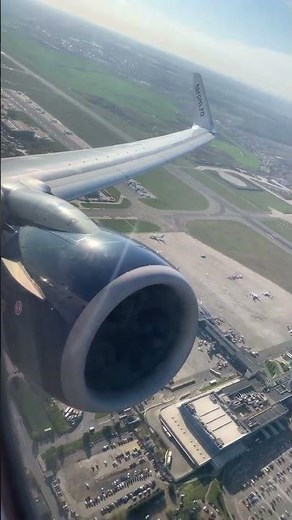 AMAZING ENGINE ROAR SOUND (737-700)