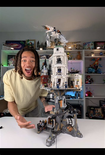 LEGO Gringotts Bank 4801 Pieces Unboxing & Build Time