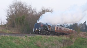 'Gresley Beat' In this short video we'll take a look at our remaining footage, of Gresley A4 No.4498 'Sir Nigel Gresley' working over the Severn Valley Railway. Paired with the railway's Gresley coaching set, it makes a fine sight in the spring sunshine. Best viewed in maximum quality 📽 | Transport of Yesteryear Through the Lens