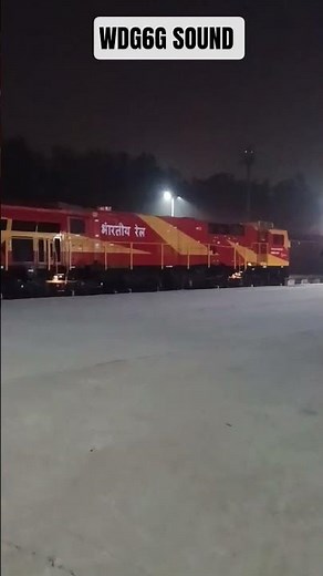 Bhai log Locomotive ka sound kaisa hai #please_subscribe_my_channel#indianrailways#trainjourney,🤗🤗🤗🤗