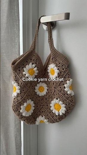 お花のモチーフで作るグラニースクエアバッグ⌇ #編み物 #かぎ針 #編織 #鉤針編織 #뜨개질#코바늘뜨개질 #crochet #crocheting #グラニースクエア #grannysquare