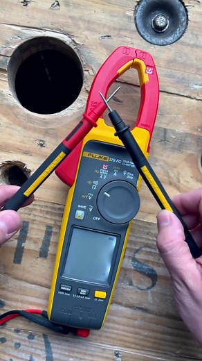 Top 10 Reasons Electricians Prefer Fluke 378 FC Meter