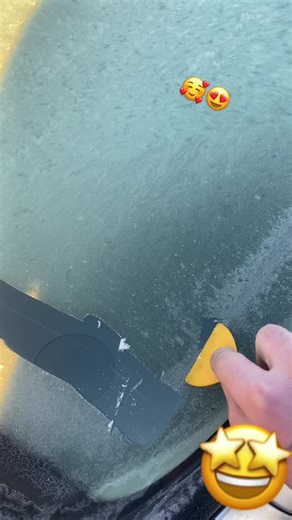 How to Remove Ice from Your Car Windshield Efficiently