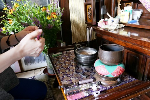 お線香は火事にならない？仏壇の火をつけっぱなしでも大丈夫か解説