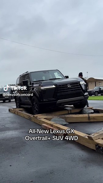 2024 Lexus GX SUV in Caviar Color | Lexus USA