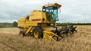 Working on there own land S Clyde Contracts cutting winter barley at last with the New Holland Clayson 8055. An absolute classic combine still putting in her fair share of work #arimagery #farming #agriculture #farmlifestyle HD Link - https://youtu.be/IngL9iM8wTs | AR Imagery - Farming & Agricultural Videographer