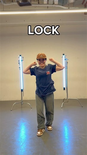 得意なジャンルはどれでしょう？ わかったら教えてね！ フォローも忘れずに！ #dance #locking #ダンス #踊ってみた