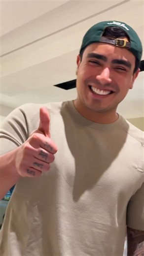 @felipesaruma abrió su restaurante Margara 🔥 @margararestaurante 📍Cra 53 con calle 84 esquina Precios: - Chile en nogada $37.900 COP - Guacamole con chicharrón $37.900 COP - Tacos de Birria $36.900 COP - Entraña Angus $129.300 COP 🕣 Almuerzo 12:00 Medio día a 4:00 Pm 🕦 Cena 6:00 Pm a 10:00 Pm De Martes a Domingo #Barranquilla | Iro Ramirez