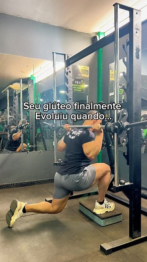Seu glúteo vai explodir de massa muscular depois desse ajuste do afundo no smith 🔥 Gostou do conteúdo ? Siga: @cristianteilontreinador O Maior desconto em suplementações somente nesse cupom 👇🏻 @growthsupplements cupom: 🏷️CRISTIANTF #workout #consultoriaonline #emagrecimento #treino #fitness #dieta #gym #academia #musculação #legday #treinodeinferiores #treinodepernas | Cristian Teilon Treinador físico