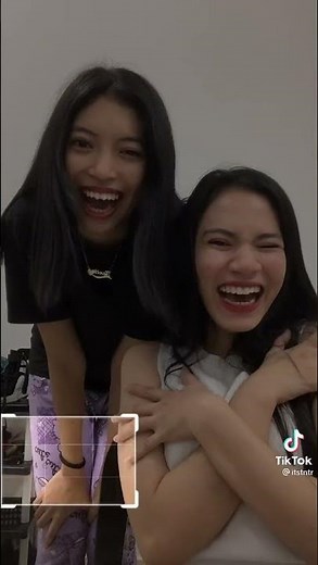 foto short kenak pegang tete nyaa😁😁😂