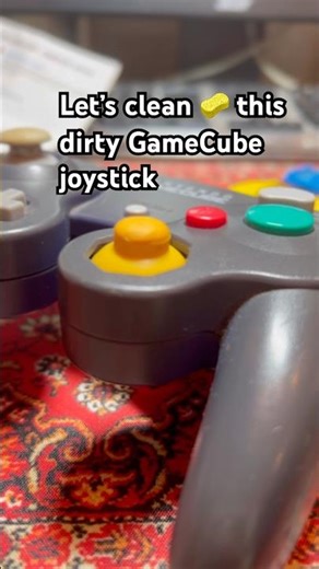 Cleaning dirty Nintendo GameCube joystick 🕹️ #cleaning #nintendo #2000s #gamecube #retrogaming