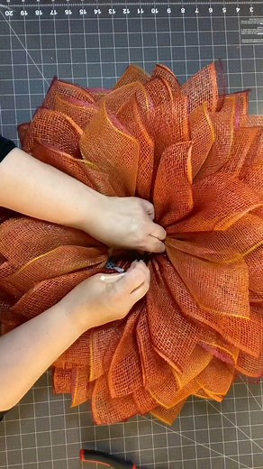 138K views · 3.2K reactions | This is one of those wreaths that you will want to watch the full tutorial to get all of the measurements and info to make it. Comment ‘fall29’ and I’ll send the info to watch straight to your inbox. This was made on a 12” wreath form with plastic canvas in the middle and I fuse poly burlap and deco mesh together. #craftingideas #craftingtime #wreathmaking #julieswreathboutique | Julie's Wreath Boutique | Facebook