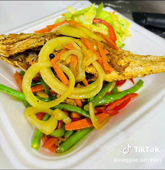 reggaekitchenm (@reggae.kitchen)’s videos with som original - classicos.do.hiphop